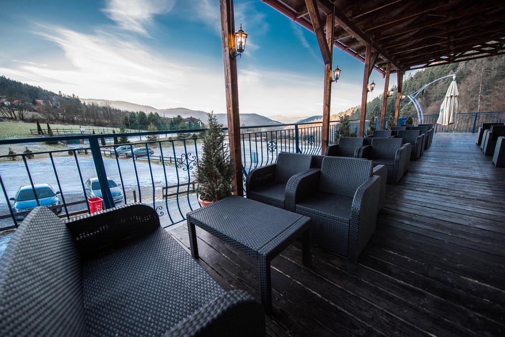 Plejsy Hotel Krompachy Екстериор снимка