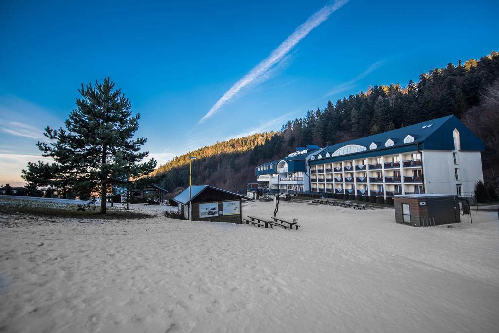 Plejsy Hotel Krompachy Екстериор снимка