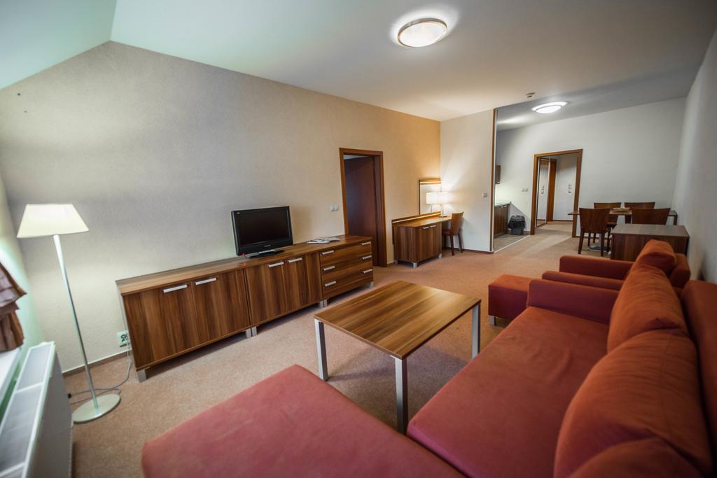 Plejsy Hotel Krompachy Екстериор снимка