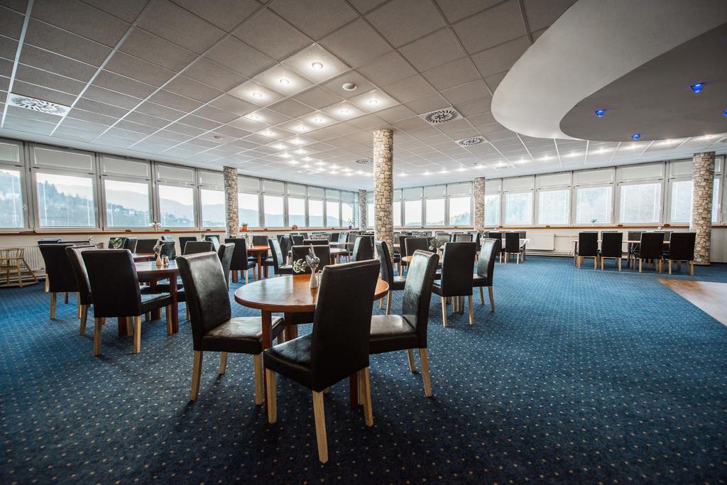 Plejsy Hotel Krompachy Екстериор снимка
