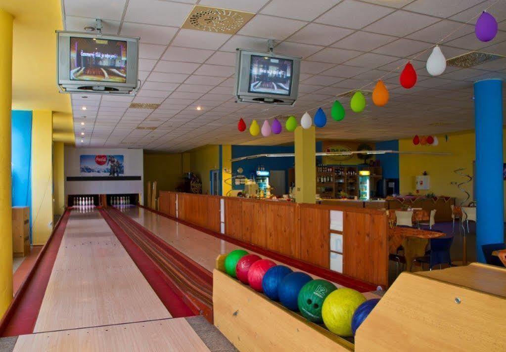 Plejsy Hotel Krompachy Екстериор снимка