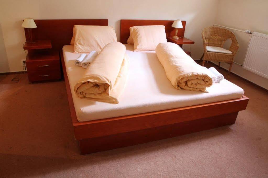 Plejsy Hotel Krompachy Екстериор снимка